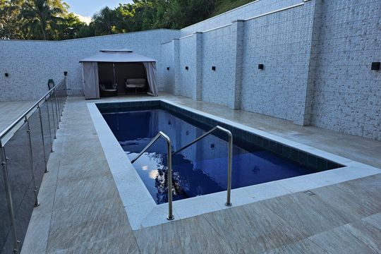 Piscina de casa de condomínio à venda com 5 quartos, 978m² em Residencial Tambore, Barueri