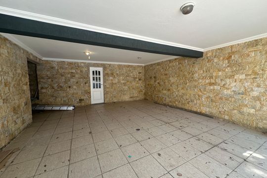 Garagem de casa de condomínio para alugar com 3 quartos, 270m² em Nova Higienópolis, Barueri