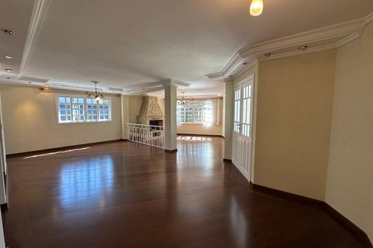 Casa de Condomínio para alugar com 3 quartos, 270m² em Nova Higienópolis, Barueri