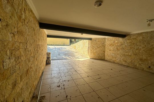 Garagem de casa de condomínio para alugar com 3 quartos, 270m² em Nova Higienópolis, Barueri
