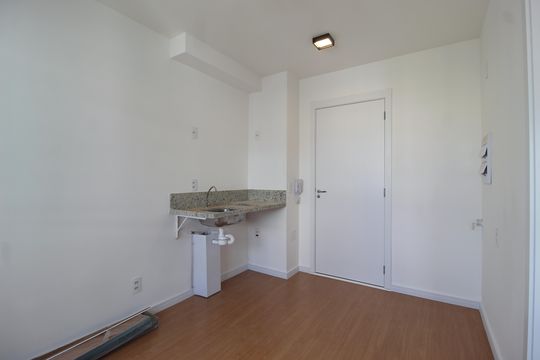 Sala/Cozinha de apartamento à venda com 1 quarto, 24m² em Vila Nova Conceição, São Paulo