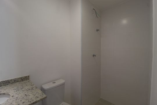 Banheiro da Suíte de apartamento à venda com 1 quarto, 24m² em Vila Nova Conceição, São Paulo