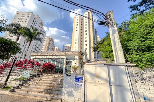 Fachada com Plaquinha de apartamento à venda com 3 quartos, 62m² em Vila Moreira, São Paulo