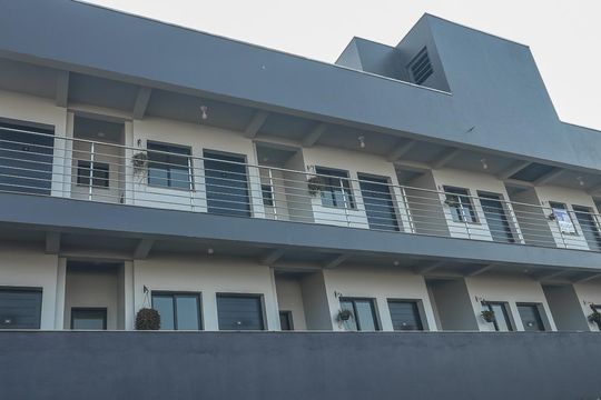 Fachada de apartamento para alugar com 1 quarto, 26m² em Costa E Silva, Porto Alegre