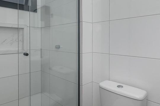 Banheiro de apartamento para alugar com 0 quarto, 17m² em Costa E Silva, Porto Alegre