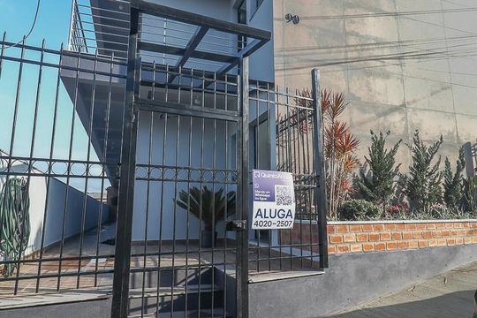 Fachada de apartamento para alugar com 1 quarto, 28m² em Costa E Silva, Porto Alegre
