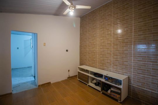 Sala de casa para alugar com 2 quartos, 60m² em Porto Velho, São Gonçalo