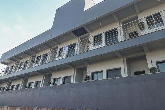 Fachada de apartamento para alugar com 1 quarto, 26m² em Costa E Silva, Porto Alegre