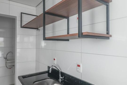Cozinha de apartamento para alugar com 1 quarto, 26m² em Costa E Silva, Porto Alegre