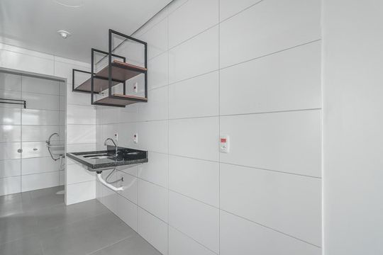 Cozinha de apartamento para alugar com 1 quarto, 26m² em Costa E Silva, Porto Alegre