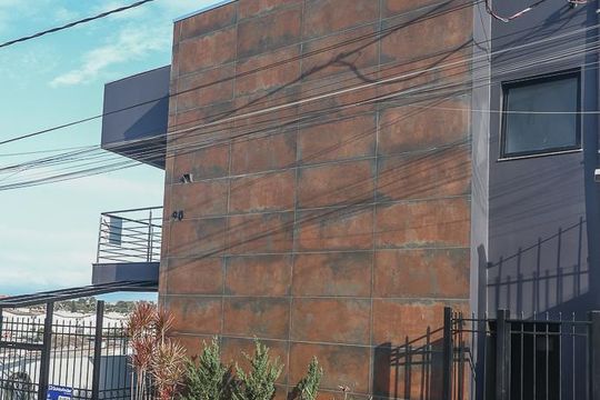 Fachada de apartamento para alugar com 0 quarto, 18m² em Costa E Silva, Porto Alegre