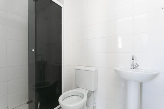 Banheiro de apartamento para alugar com 2 quartos, 48m² em Jardim Helena, São Paulo