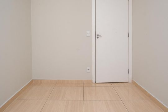 Quarto de apartamento para alugar com 2 quartos, 46m² em Jardim Jasmim, Nova Iguaçu
