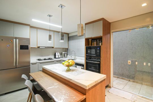 Cozinha de casa à venda com 3 quartos, 274m² em Vila Mangalot, São Paulo