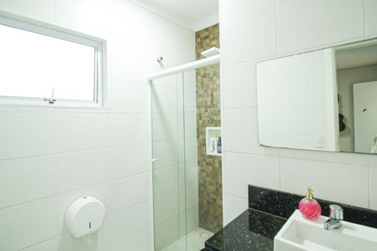 Banheiro da Suíte 3 de casa à venda com 3 quartos, 274m² em Vila Mangalot, São Paulo