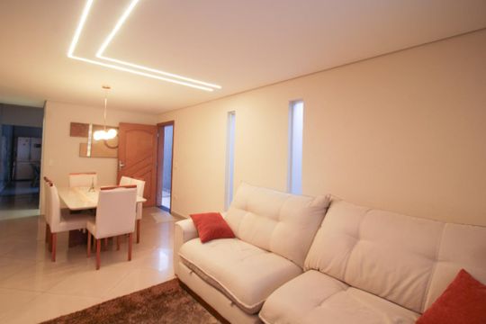 Sala de casa à venda com 3 quartos, 274m² em Vila Mangalot, São Paulo