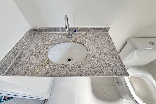 Banheiro de apartamento para alugar com 2 quartos, 38m² em Vila Nova Conceição, São Paulo