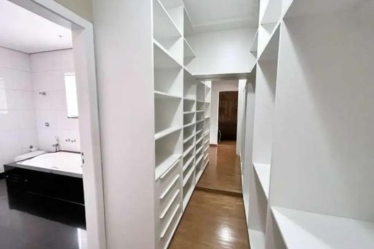 Casa para alugar com 4 quartos, 375m² em Carmo, Belo Horizonte