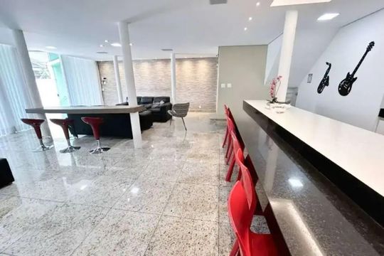 Casa para alugar com 4 quartos, 375m² em Carmo, Belo Horizonte
