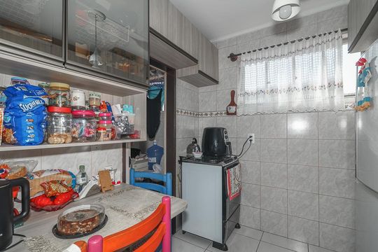 Cozinha de apartamento à venda com 2 quartos, 54m² em Jardim Sabará, Porto Alegre