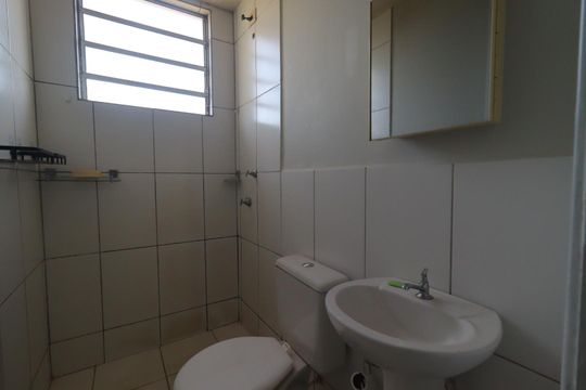 Banheiro de apartamento para alugar com 2 quartos, 48m² em Parque dos Lagos, Ribeirão Preto