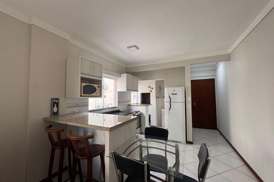 Sala de apartamento para alugar com 1 quarto, 42m² em Ingleses do Rio Vermelho, Florianópolis