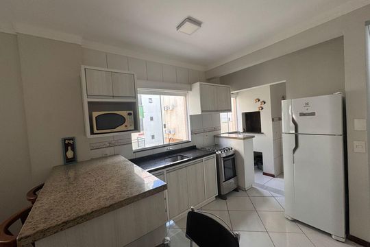 Cozinha de apartamento para alugar com 1 quarto, 42m² em Ingleses do Rio Vermelho, Florianópolis