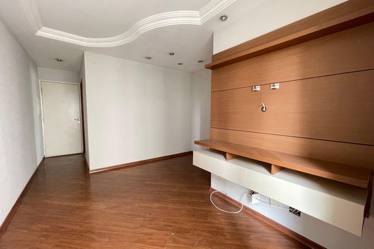 Sala de apartamento à venda com 3 quartos, 68m² em Jardim Monte Alegre, São Paulo