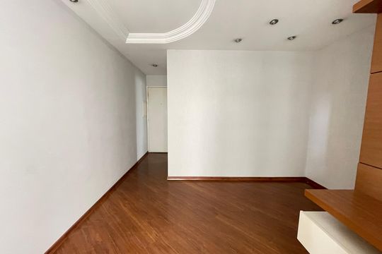 Sala de apartamento à venda com 3 quartos, 68m² em Jardim Monte Alegre, São Paulo