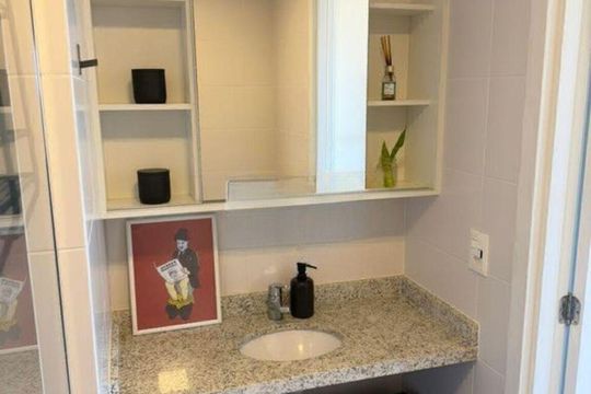 Banheiro de apartamento para alugar com 1 quarto, 40m² em Floresta, Porto Alegre