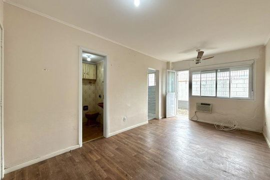 Sala/Quarto de apartamento para alugar com 1 quarto, 27m² em Sarandi, Porto Alegre
