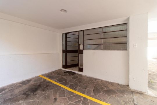 Entrada de apartamento à venda com 1 quarto, 26m² em Santo Antônio, Porto Alegre