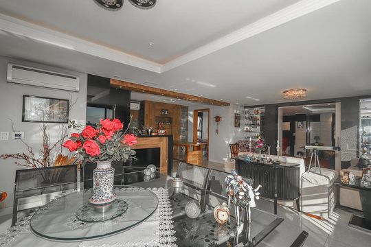 Sala de apartamento à venda com 2 quartos, 200m² em Passo D’areia, Porto Alegre