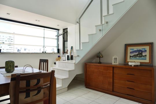 Sala de apartamento à venda com 2 quartos, 75m² em Savassi, Belo Horizonte