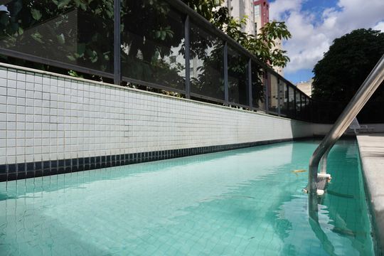 Área comum - Piscina de apartamento à venda com 2 quartos, 75m² em Savassi, Belo Horizonte