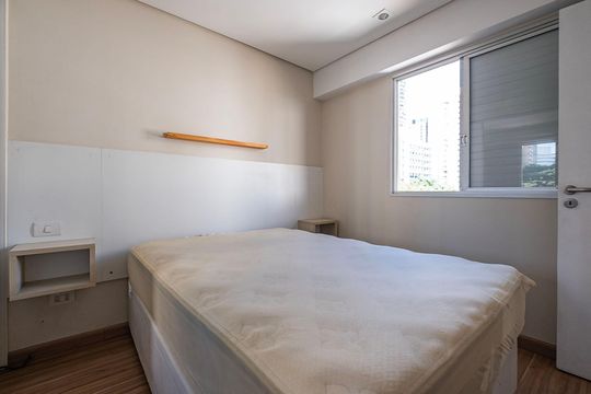 Quarto de apartamento à venda com 1 quarto, 50m² em Pinheiros, São Paulo