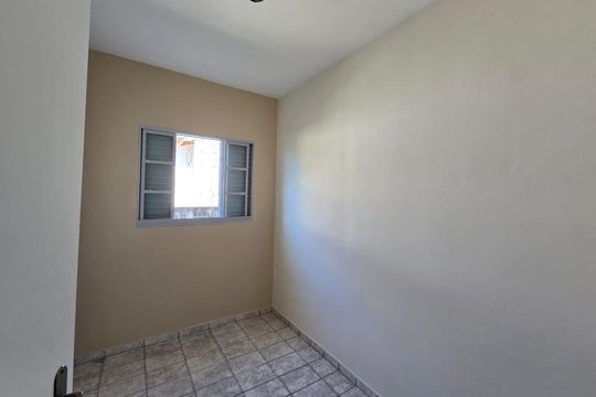 Quarto 02 de casa para alugar com 2 quartos, 75m² em Jardim Adriana, Guarulhos
