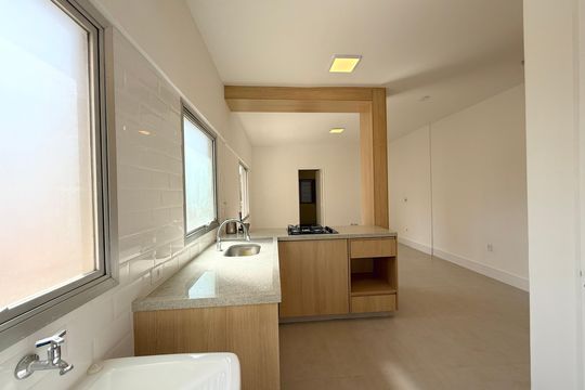 Cozinha de apartamento à venda com 1 quarto, 43m² em Cambuí, Campinas