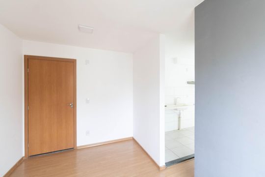 Sala de apartamento para alugar com 2 quartos, 45m² em Santa Cruz, Rio de Janeiro