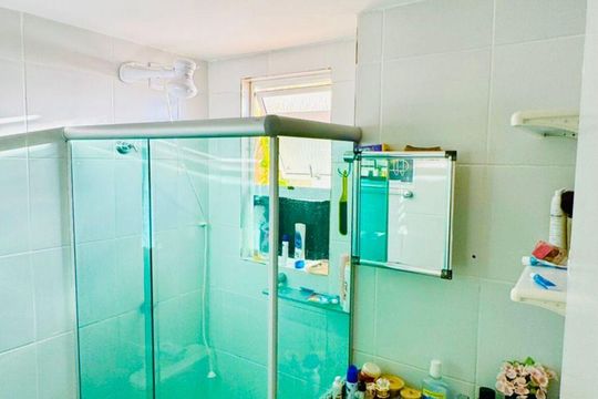 Banheiro de apartamento para alugar com 2 quartos, 50m² em São Marcos, Salvador