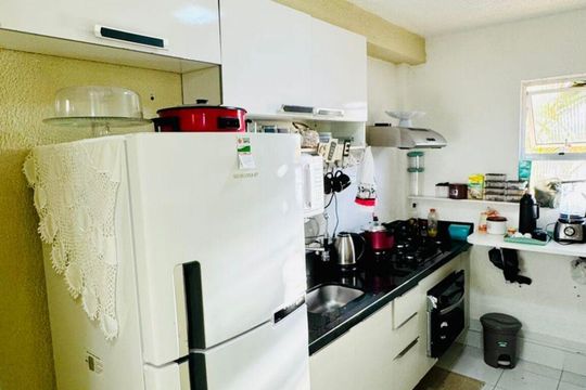 Cozinha de apartamento para alugar com 2 quartos, 50m² em São Marcos, Salvador