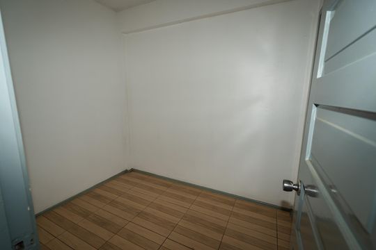 Quarto de serviço de apartamento à venda com 2 quartos, 77m² em Passo D’areia, Porto Alegre