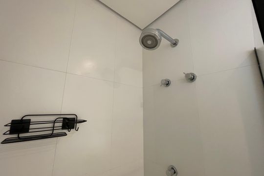 Banheiro de kitnet/studio para alugar com 1 quarto, 35m² em Butantã, São Paulo