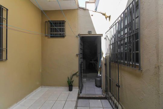 Quintal de casa à venda com 3 quartos, 186m² em Jardim Vila Formosa, São Paulo