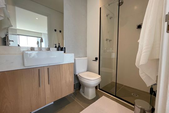 Banheiro de kitnet/studio para alugar com 1 quarto, 36m² em Butantã, São Paulo