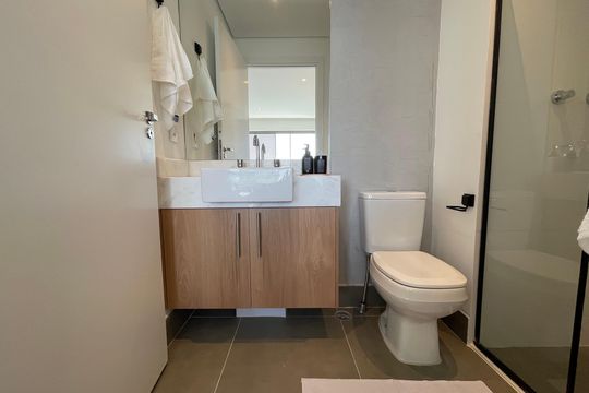 Banheiro de kitnet/studio para alugar com 1 quarto, 36m² em Butantã, São Paulo