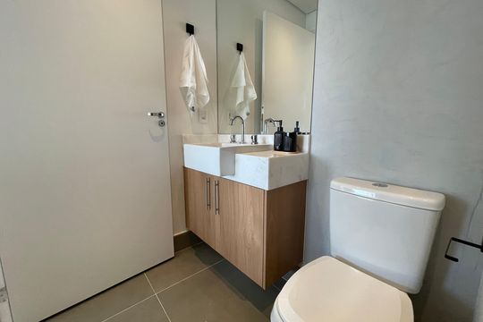 Banheiro de kitnet/studio para alugar com 1 quarto, 36m² em Butantã, São Paulo