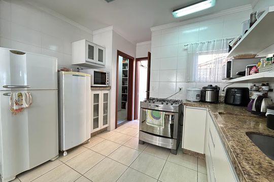 Cozinha  de casa de condomínio para alugar com 4 quartos, 284m² em Morro das Pedras, Florianópolis