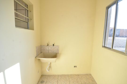 Área de Serviço de casa para alugar com 2 quartos, 80m² em Jardim Felicidade(zona Norte), São Paulo