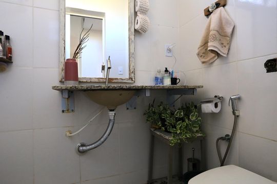 Banheiro de apartamento para alugar com 2 quartos, 55m² em São Cristóvão, Belo Horizonte